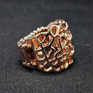 ⭐️'Get Your FRILL Rose 🌹 Gold Stretch Ring 💍 - Paparazzi Accessories⭐️